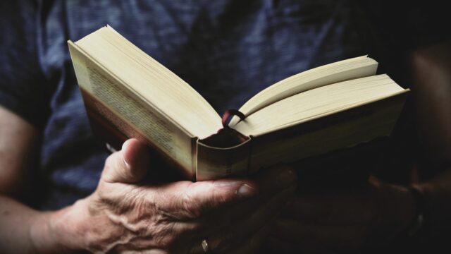 book, read, hands-3531412.jpg